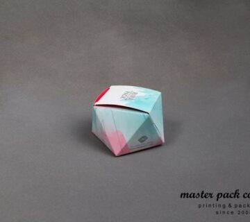 جعبه ی لوازم آرایش